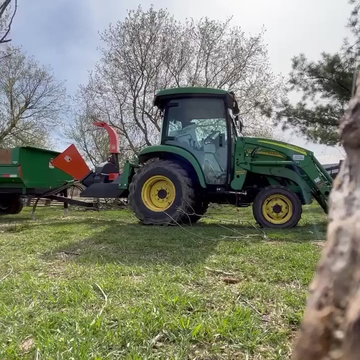 Déchiqueteuse à bois sous-compacte